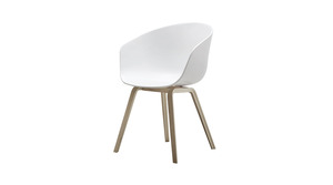 About A Chair AAC22 White (299405 1109000+200511 1209000)